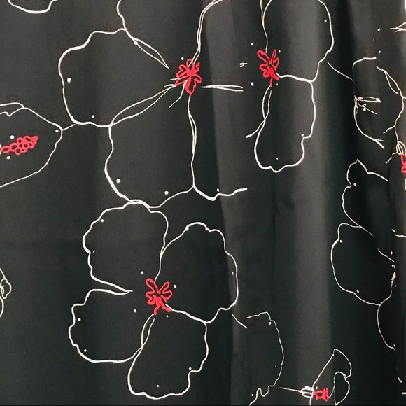 Valerie Stevens 100% SILK BLACK & RED FLORAL SKIRT - Picture 2 of 4